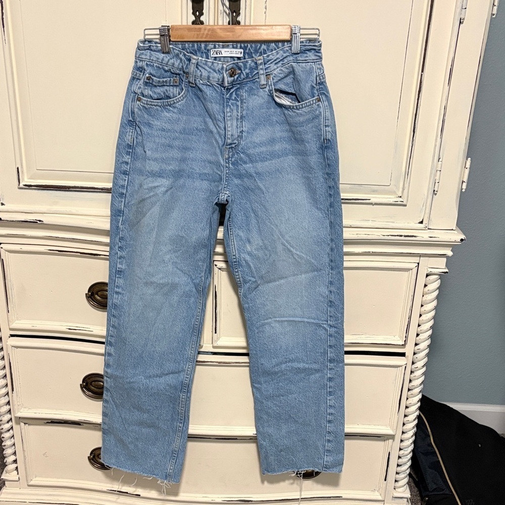 Zara women’s Relaxed Fit Denim Jeans